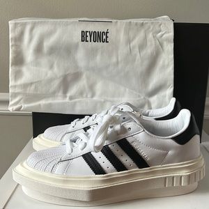 Beyoncé Superstar never worn tag still attached